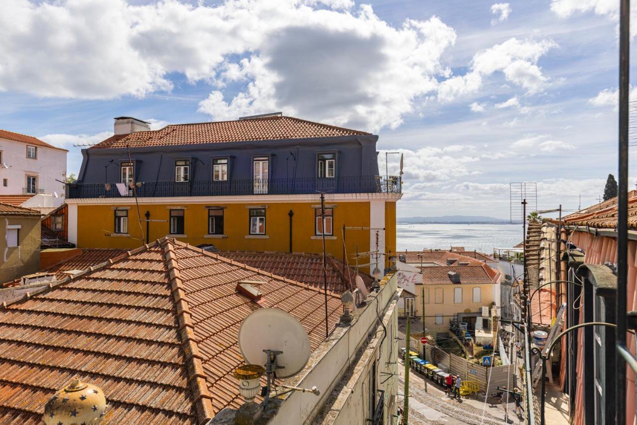 Alfama 2Bdr Duplex Apartment W/ Balcony By Lovelystay Лісабон Екстер'єр фото
