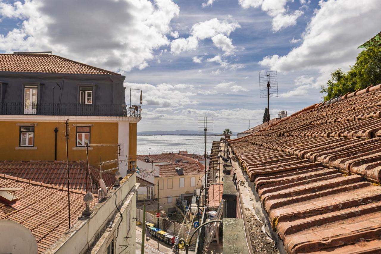 Alfama 2Bdr Duplex Apartment W/ Balcony By Lovelystay Лісабон Екстер'єр фото